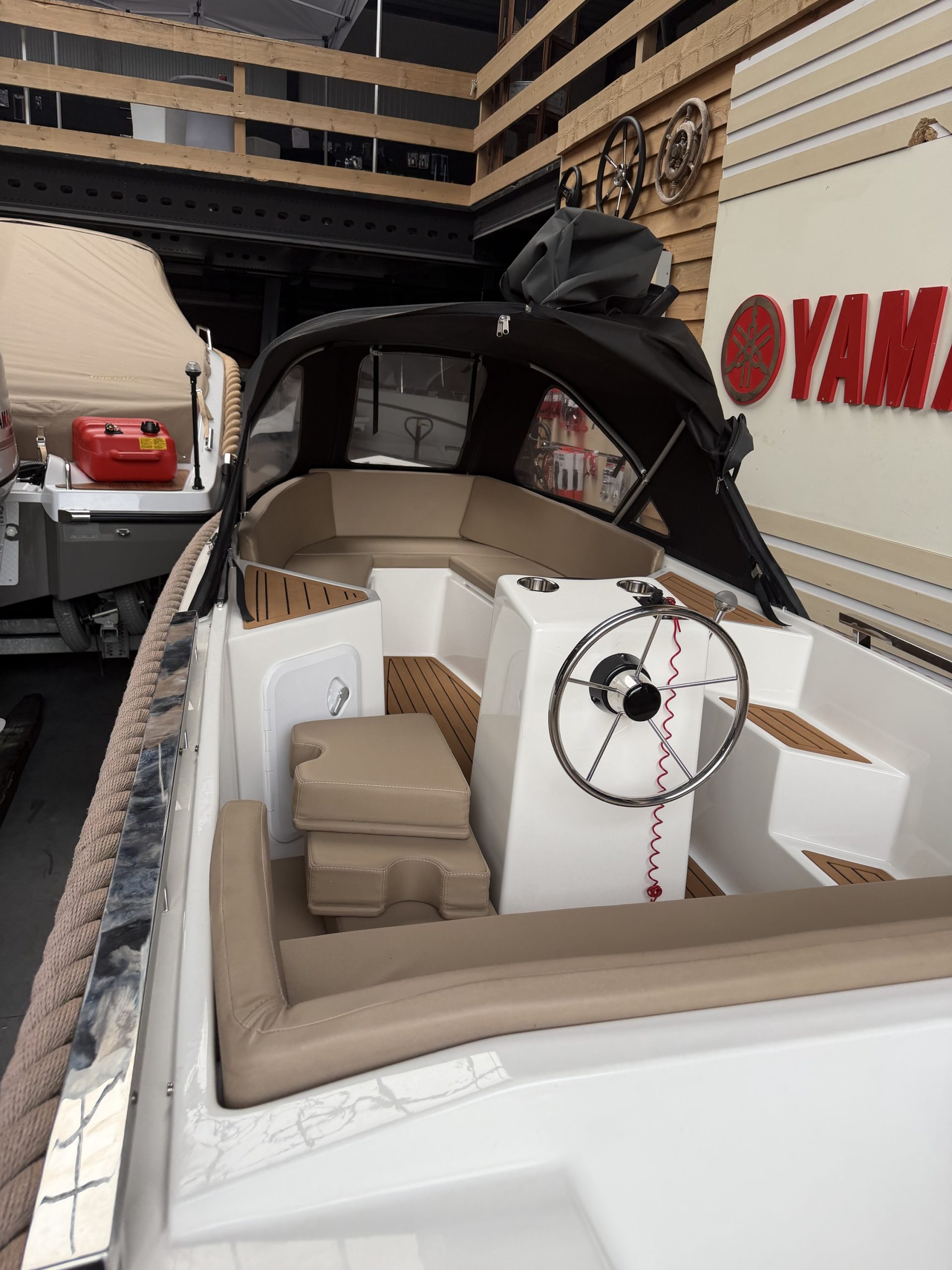 Verkocht! Silveryacht 495 – Tohatsu 9,8 – Buiskap – Vloer – 2022
